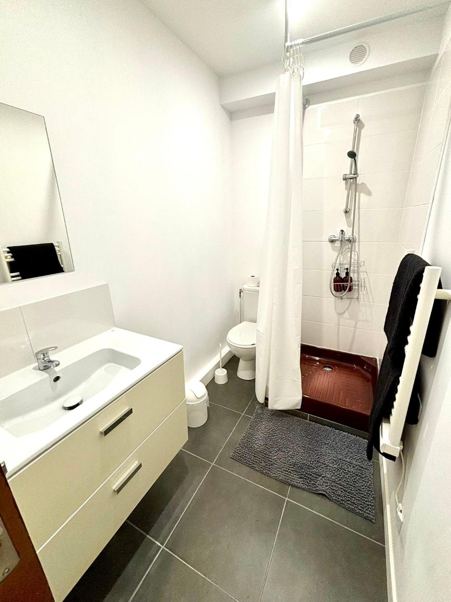 Grande Maison Tout Confort - 5 Chambres 5 Salles De Bain - Rer A - Paris - Disney Saint-Maur-des-Fossés エクステリア 写真
