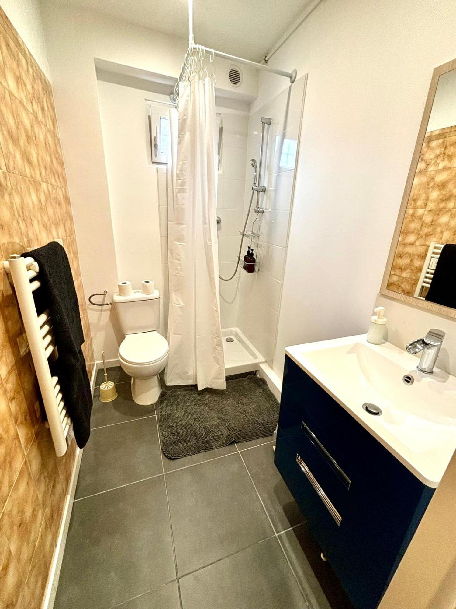 Grande Maison Tout Confort - 5 Chambres 5 Salles De Bain - Rer A - Paris - Disney Saint-Maur-des-Fossés エクステリア 写真